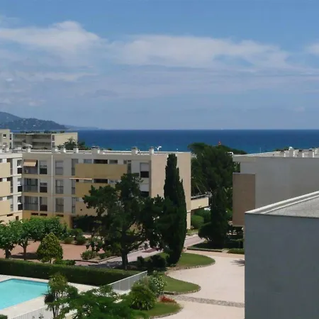 2 Pieces Avec Piscine Et Parking A 2 Pas De La Au Lavandou - Fr-1-251-384 لو لا فاندو
