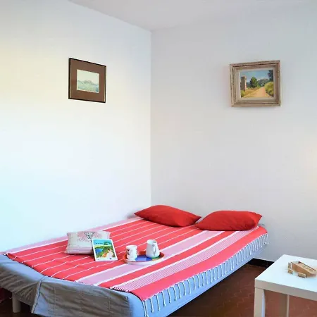 2 Pieces Avec Piscine Et Parking A 2 Pas De La Au Lavandou - Fr-1-251-384 Apartamento