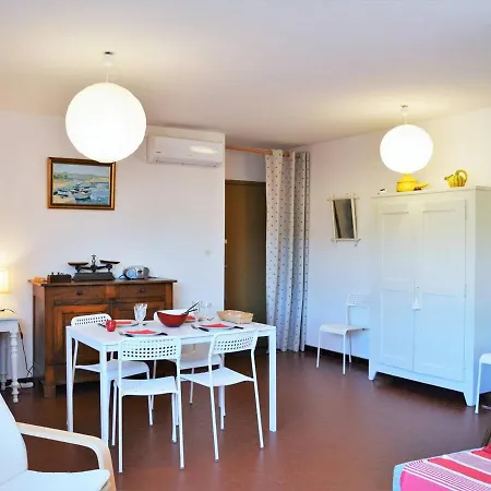 2 Pieces Avec Piscine Et Parking A 2 Pas De La Au Lavandou - Fr-1-251-384 Apartamento