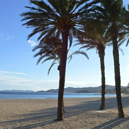 Apartamento 2 Pieces Avec Piscine Et Parking A 2 Pas De La Au Lavandou - Fr-1-251-384 *