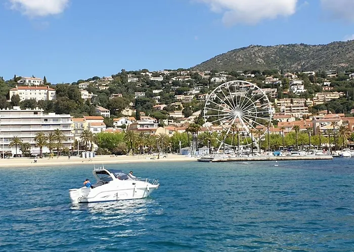 Daire 2 Pieces Avec Piscine Et Parking A 2 Pas De La Au Lavandou - Fr-1-251-384 Le Lavandou